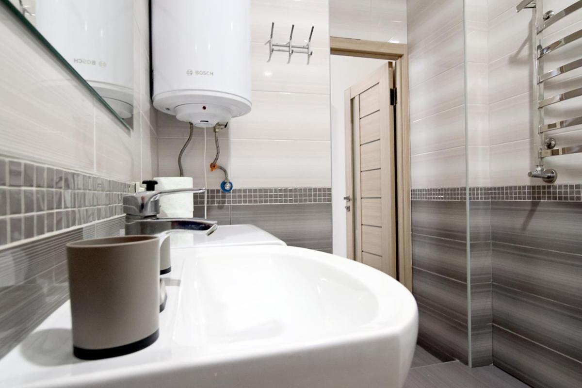 Buk Apartments On Doroshenka 25 ลวีฟ ภายนอก รูปภาพ