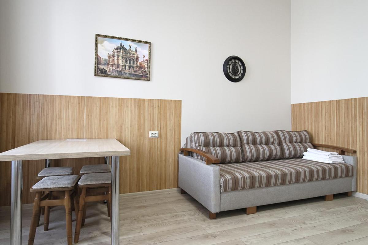 Buk Apartments On Doroshenka 25 ลวีฟ ภายนอก รูปภาพ