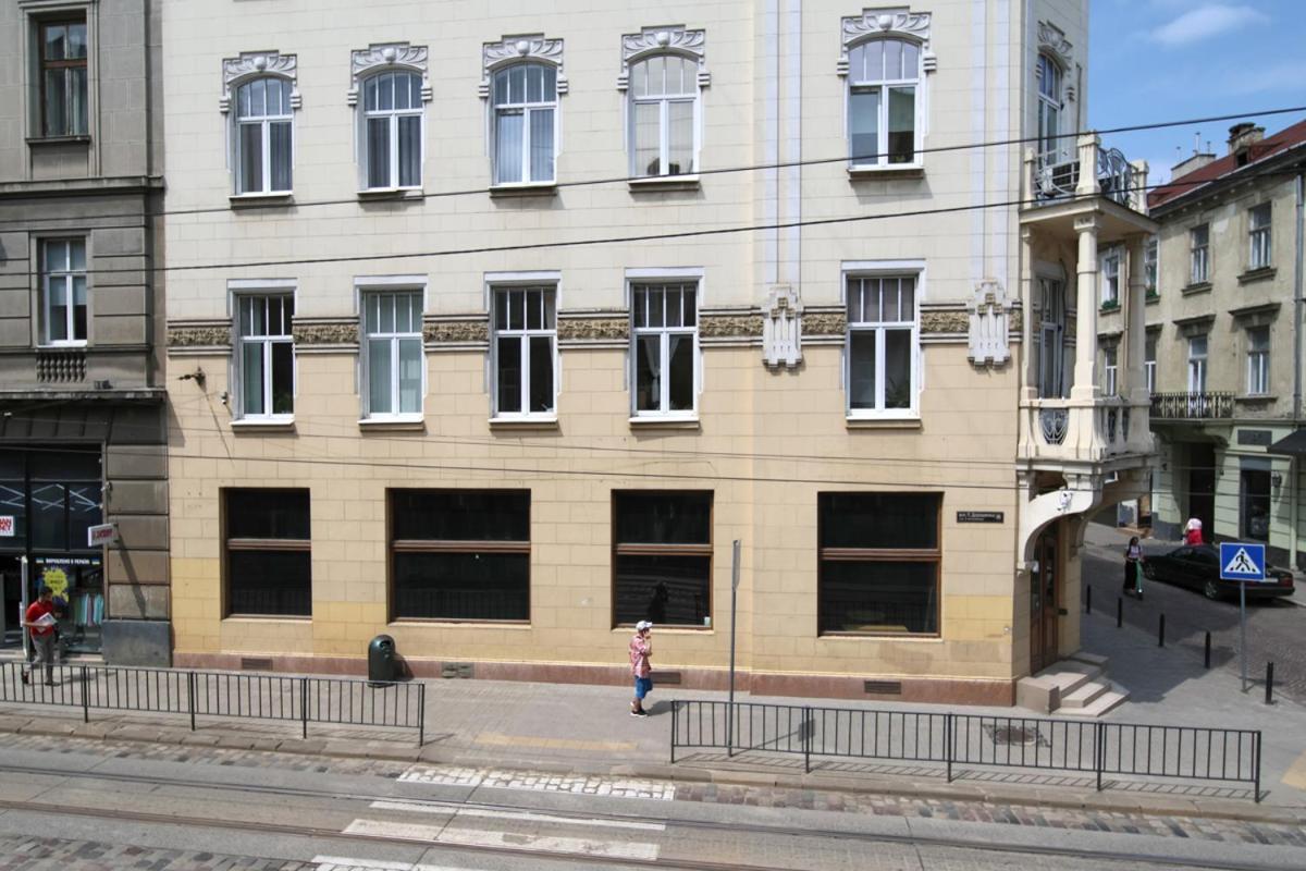 Buk Apartments On Doroshenka 25 ลวีฟ ภายนอก รูปภาพ
