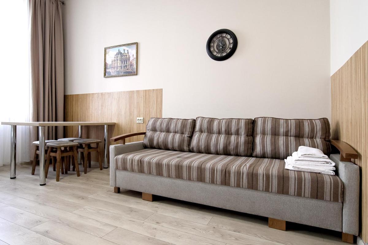 Buk Apartments On Doroshenka 25 ลวีฟ ภายนอก รูปภาพ