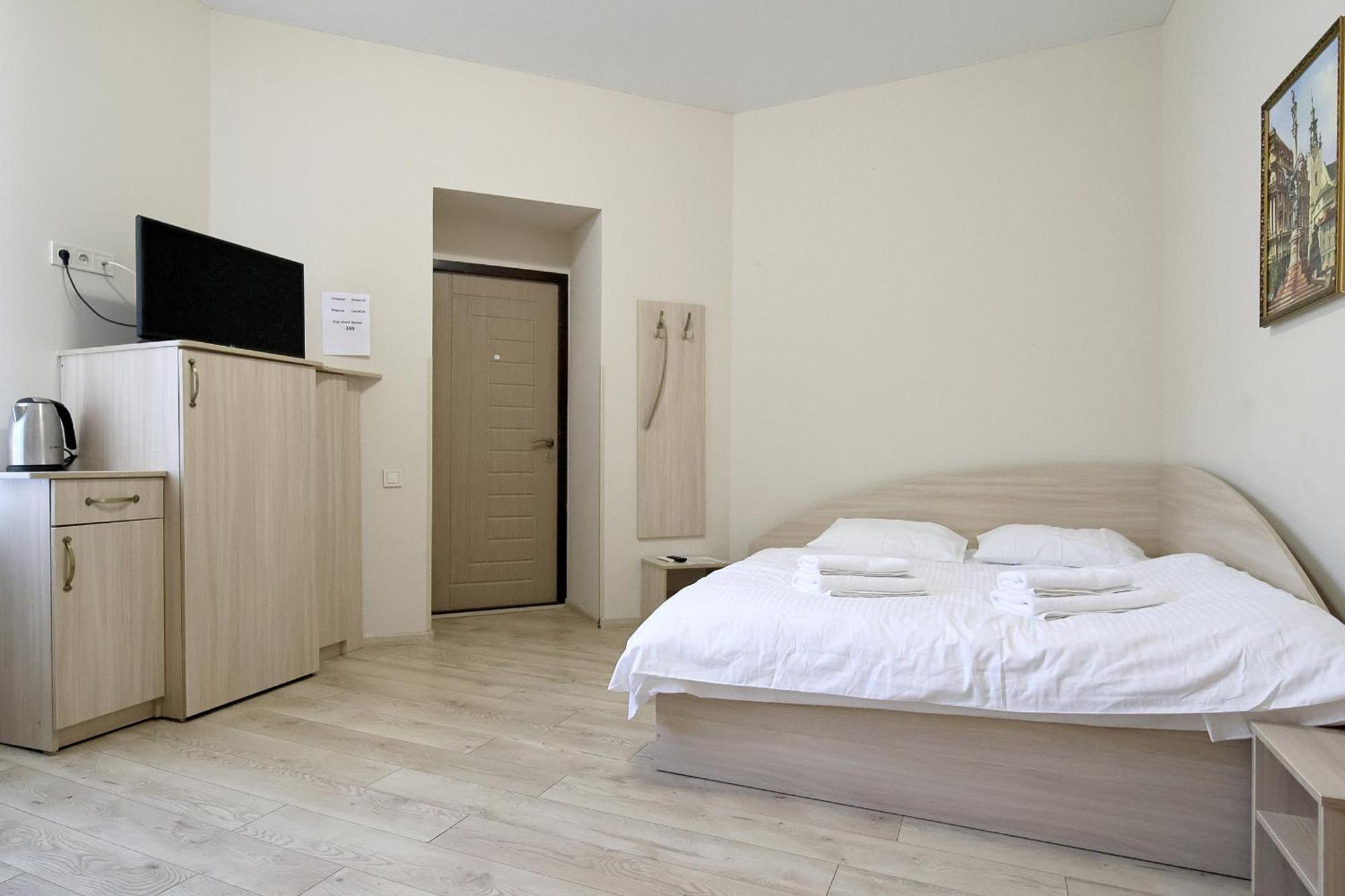 Buk Apartments On Doroshenka 25 ลวีฟ ภายนอก รูปภาพ