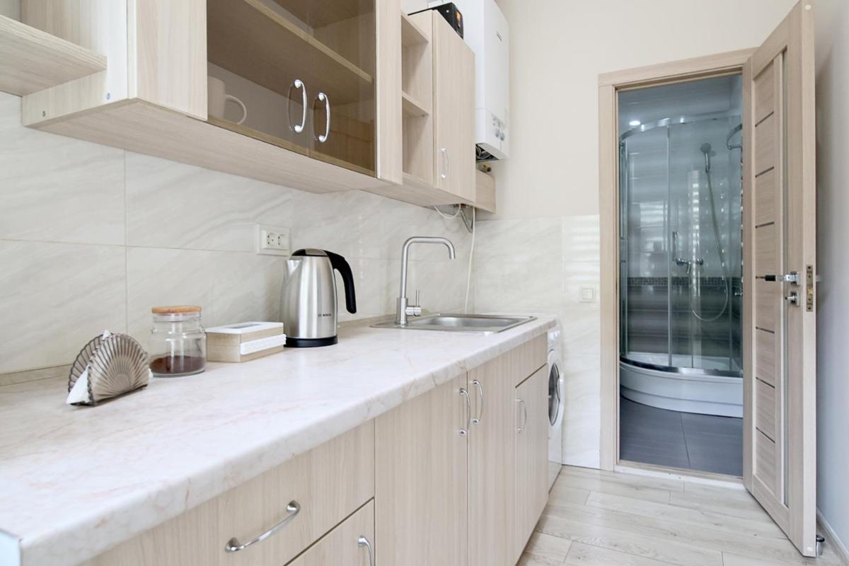 Buk Apartments On Doroshenka 25 ลวีฟ ภายนอก รูปภาพ