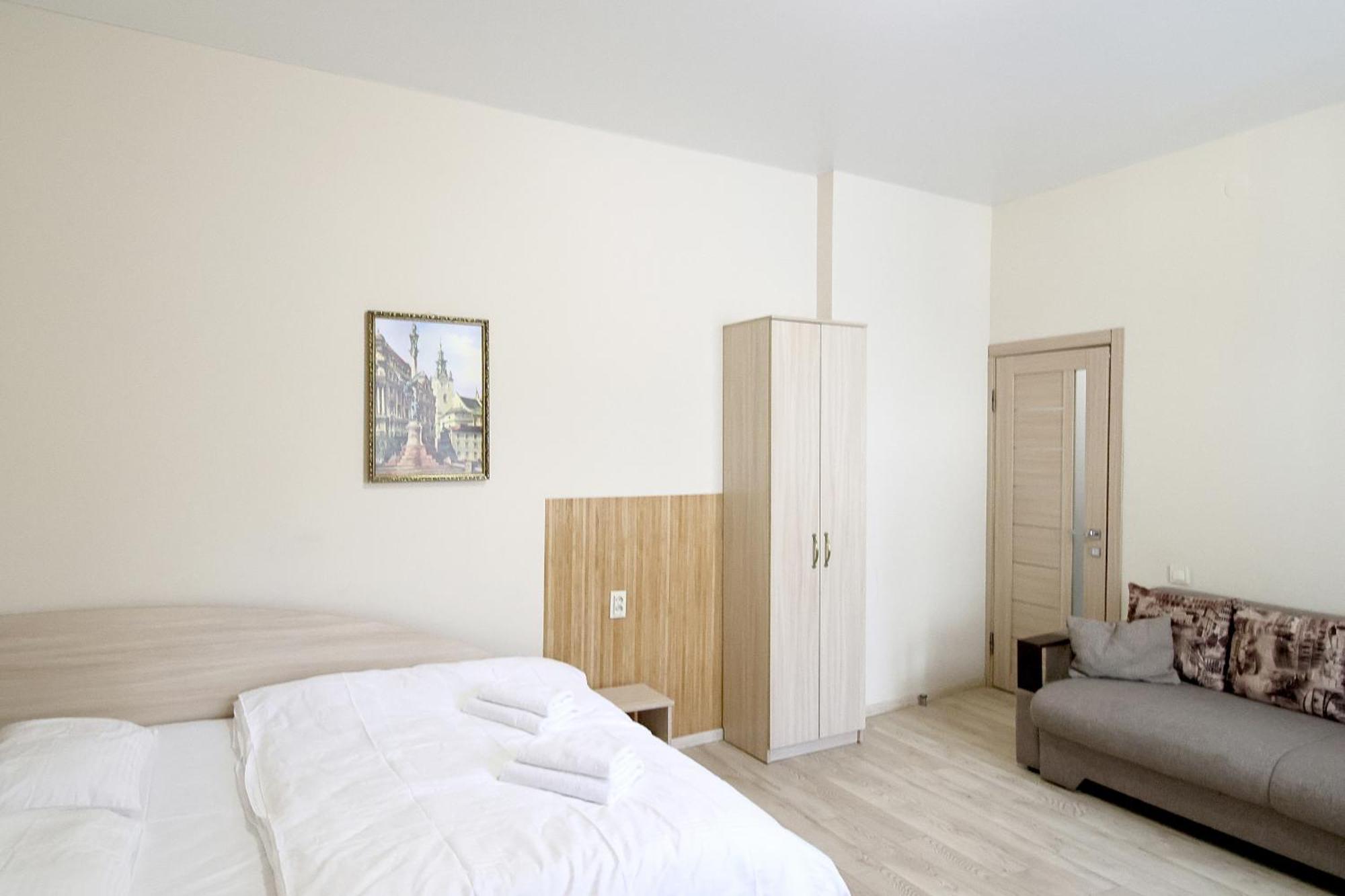 Buk Apartments On Doroshenka 25 ลวีฟ ภายนอก รูปภาพ