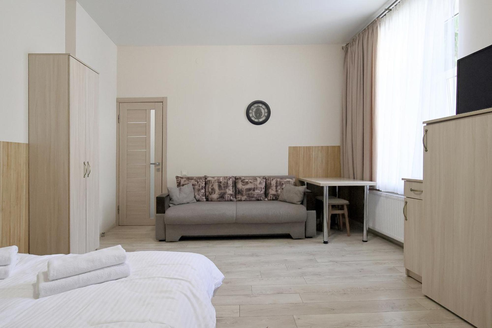 Buk Apartments On Doroshenka 25 ลวีฟ ภายนอก รูปภาพ